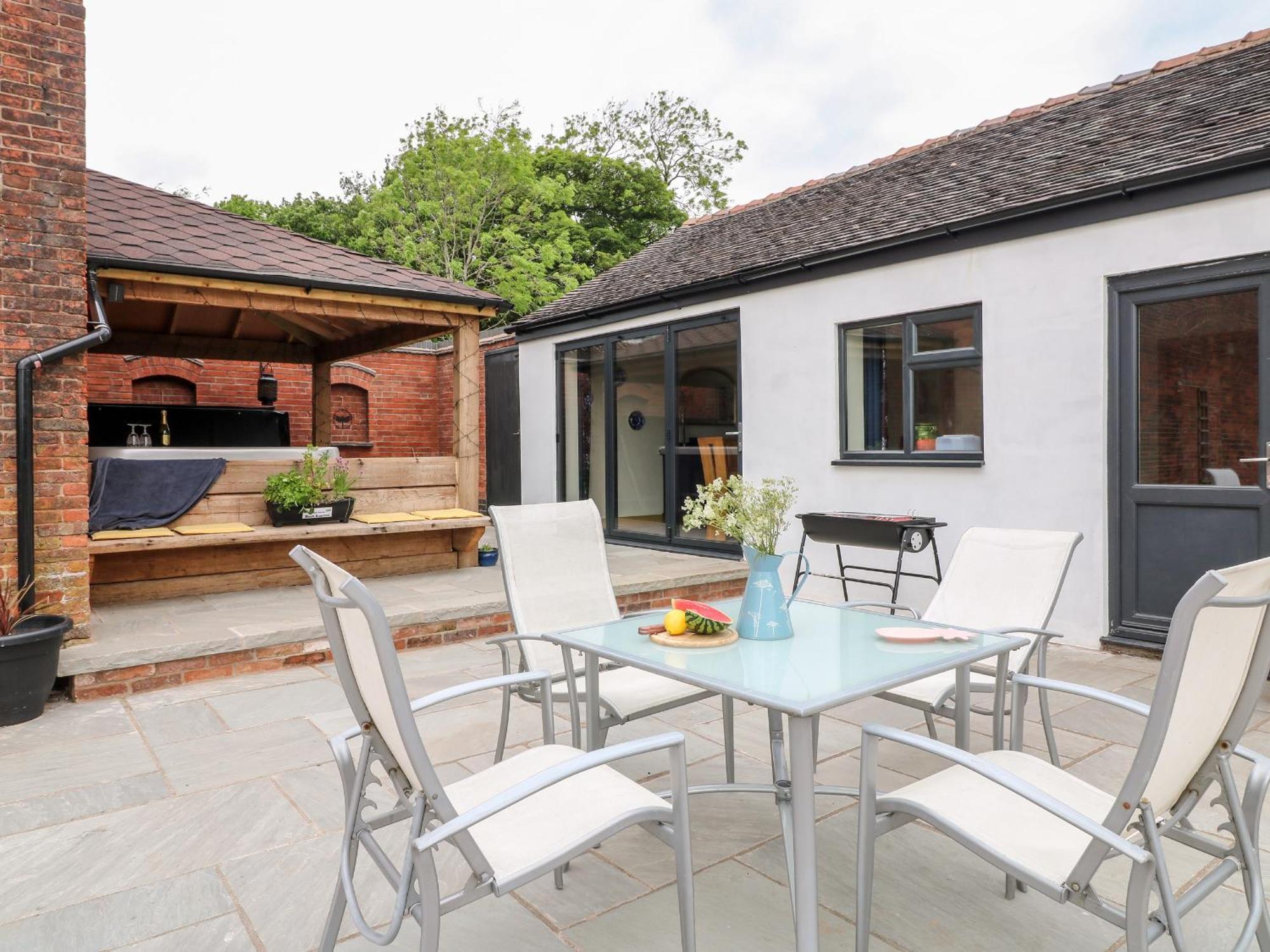 Fields Farm Villa Draycott in the Moors Екстериор снимка