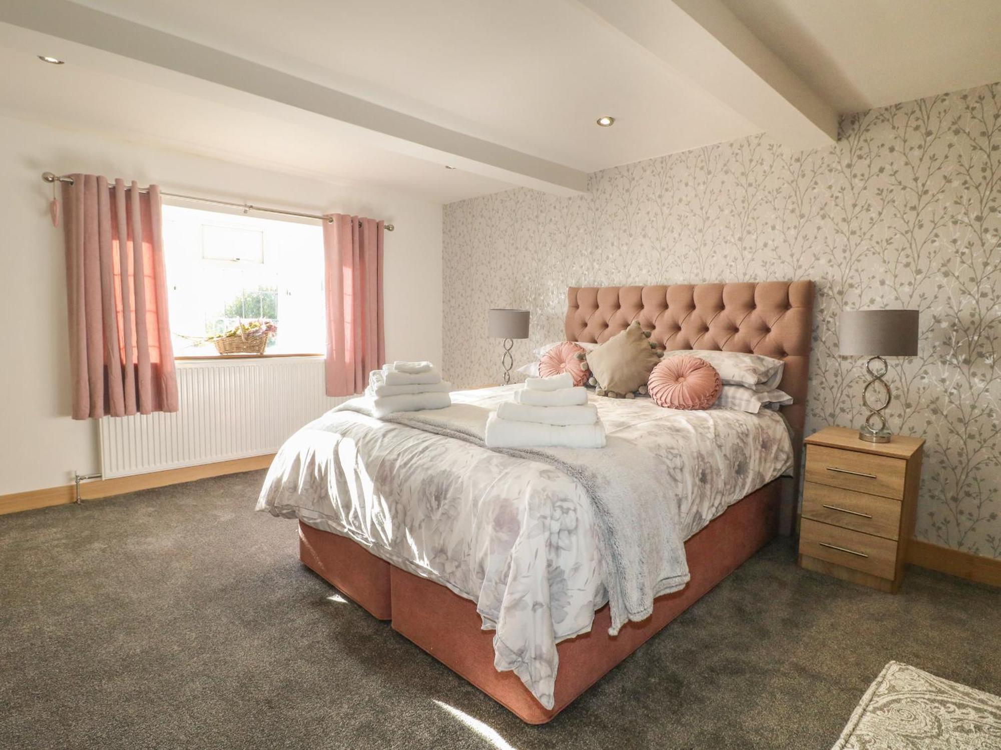 Fields Farm Villa Draycott in the Moors Екстериор снимка